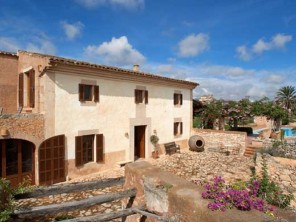 5 Bedroom Spacious Farmhouse in Balearic Islands, Mallorca, Santanyi
